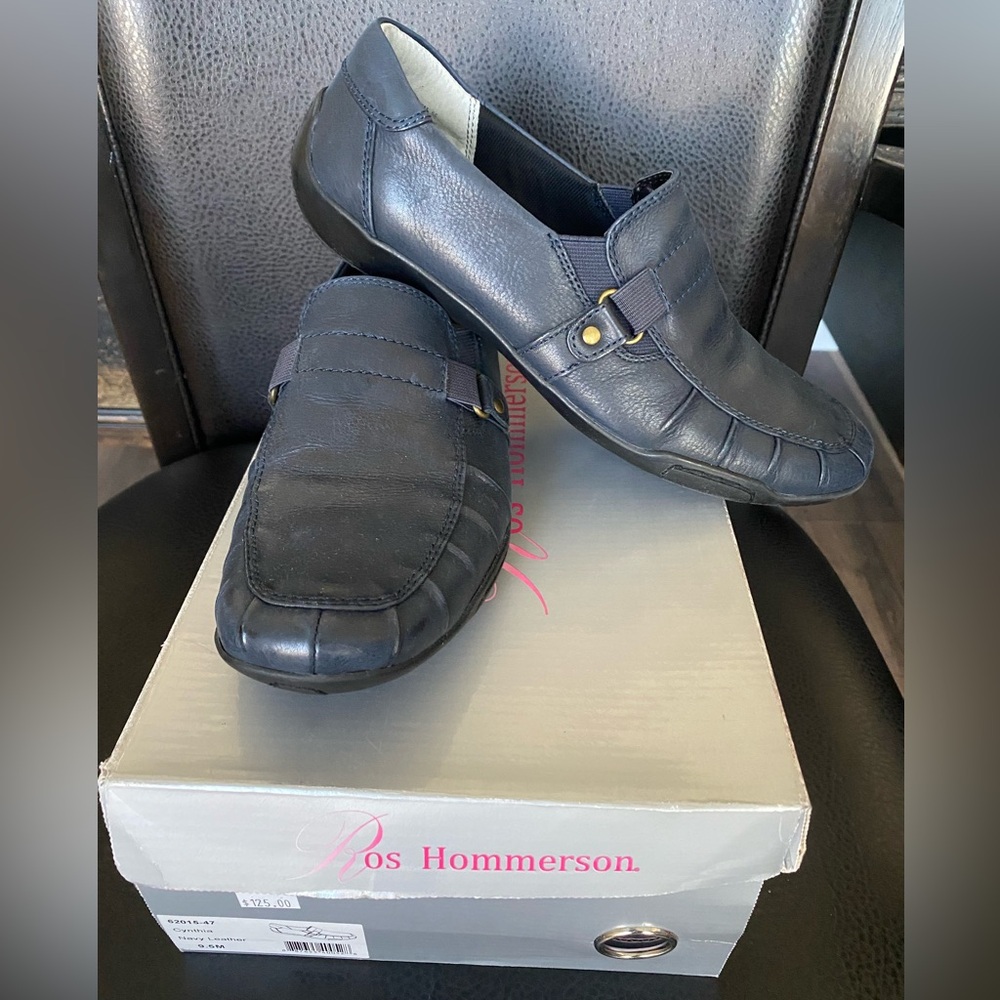 Brand new! Ros Hommerson shoes. Style: Cynthia Color: Navy Leather Size: 9.5 M